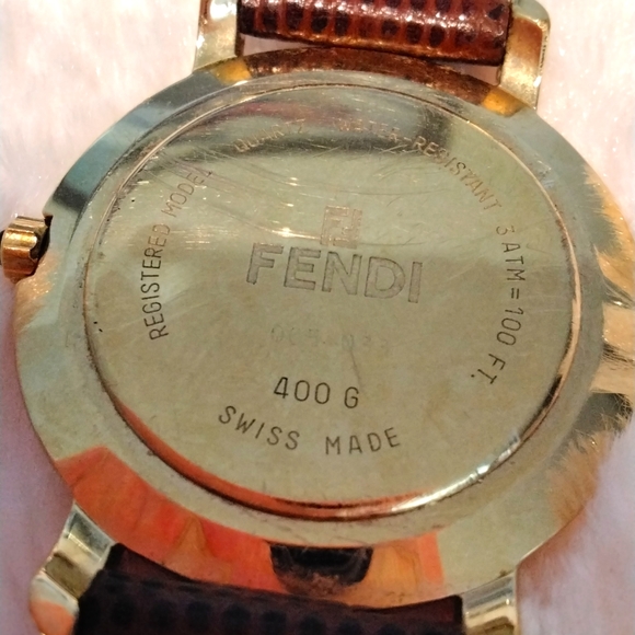 Authentic Ladies FENDI watch with box - Picture 4 of 9